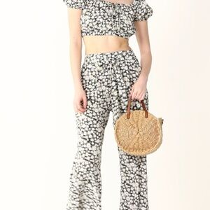 Juniors Lily Rose Set Floral Black and White Pants and Crop Top. No tags